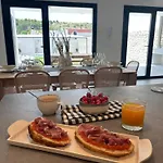 Holiday home Lujo Rural Con Piscina Salina Climatizada Y Jardin