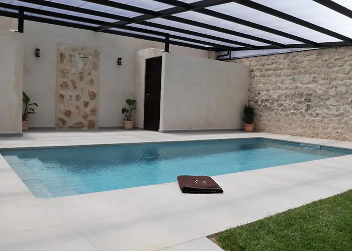 Olivera Lujo Rural Con Piscina Climatizada 펜션