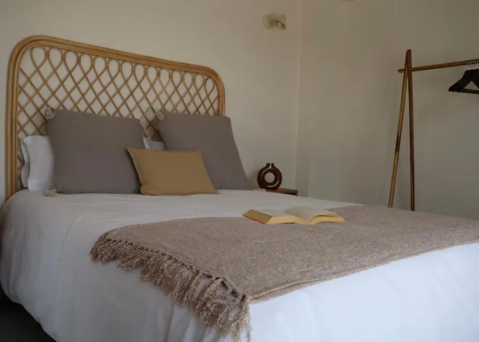 Olivera Lujo Rural Con Piscina Climatizada 펜션